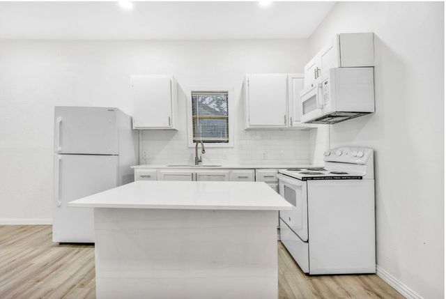 809 MLK Boulevard, Corsicana, TX 75110