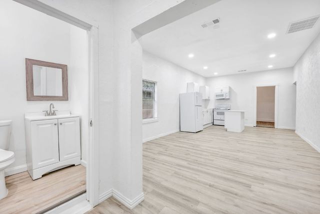 809 MLK Boulevard, Corsicana, TX 75110