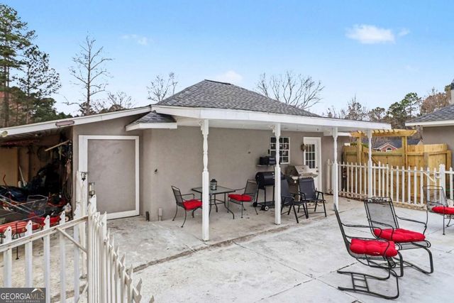 85 London Lane, Sharpsburg, GA 30277