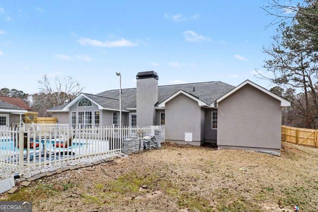 85 London Lane, Sharpsburg, GA 30277