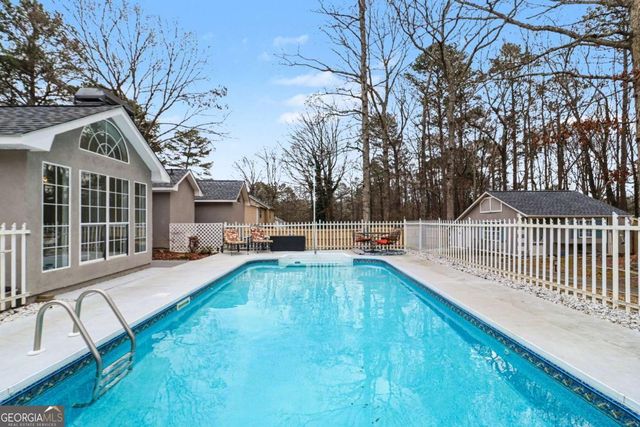 85 London Lane, Sharpsburg, GA 30277