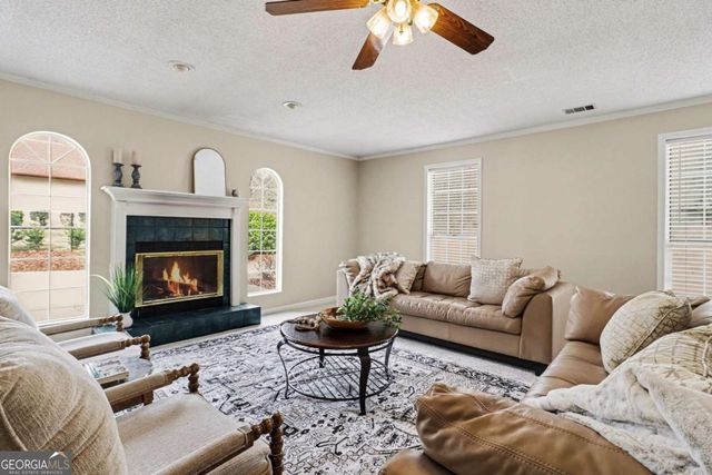 85 London Lane, Sharpsburg, GA 30277