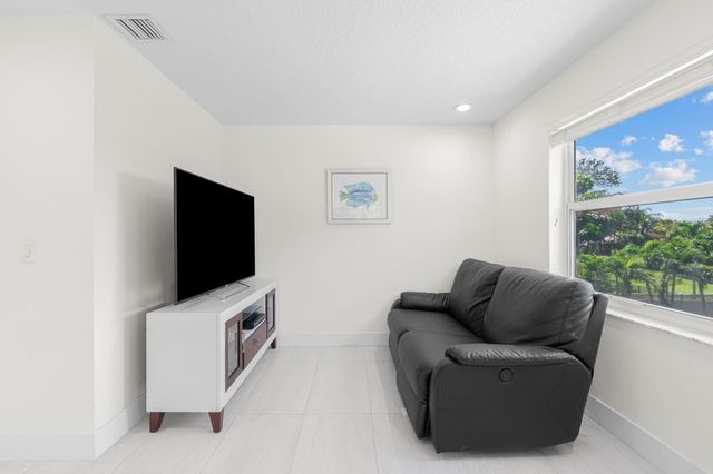 1254 NW 102nd Way, Coral Springs, FL 33071
