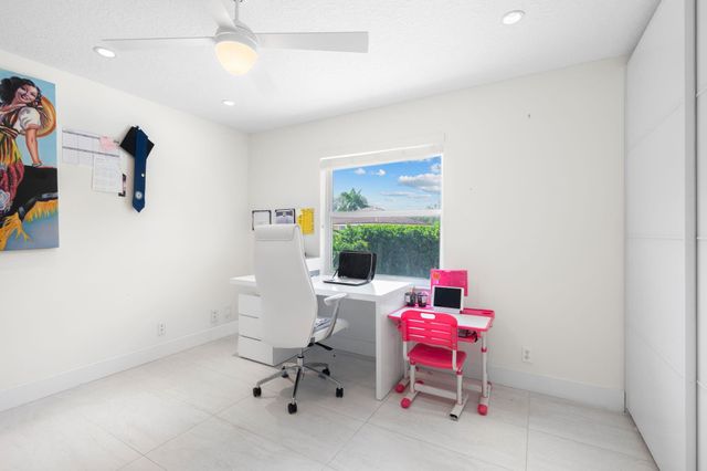 1254 NW 102nd Way, Coral Springs, FL 33071