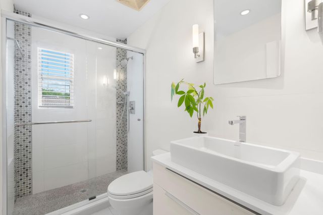 1254 NW 102nd Way, Coral Springs, FL 33071