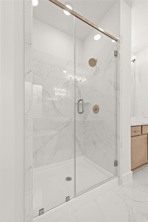 Image 11 of property listing at 10802 Aquila Star Drive, Richmond, TX 77406