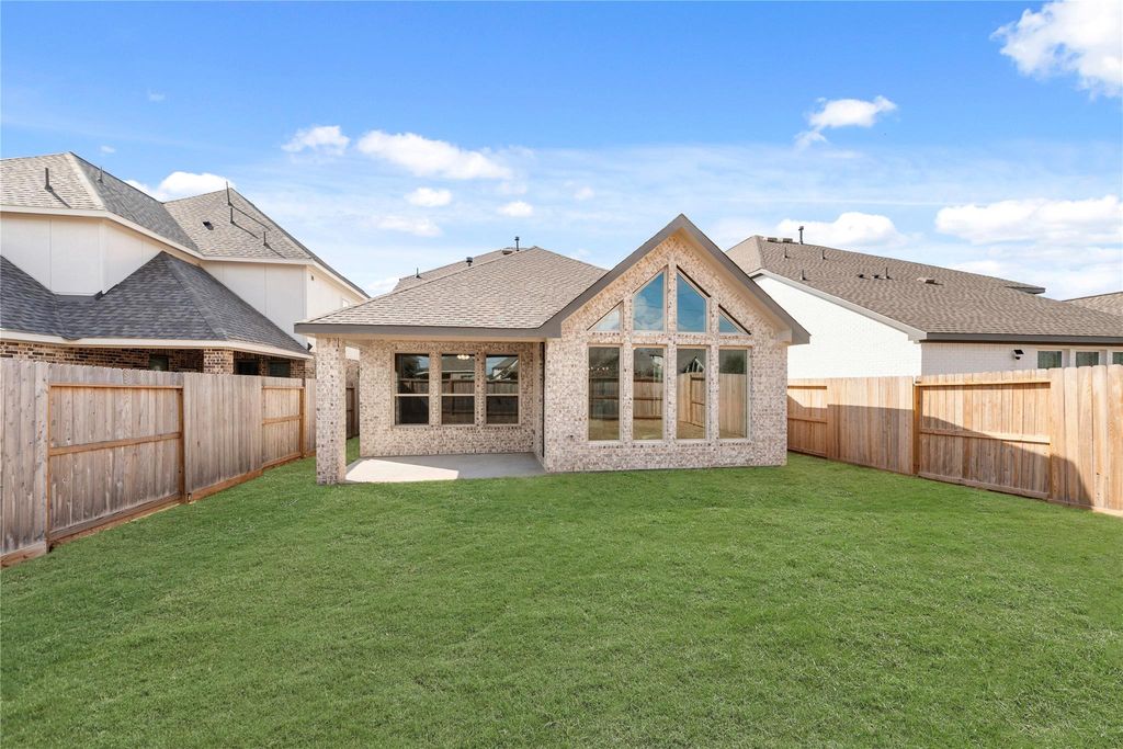 Image 20 of property listing at 10802 Aquila Star Drive, Richmond, TX 77406