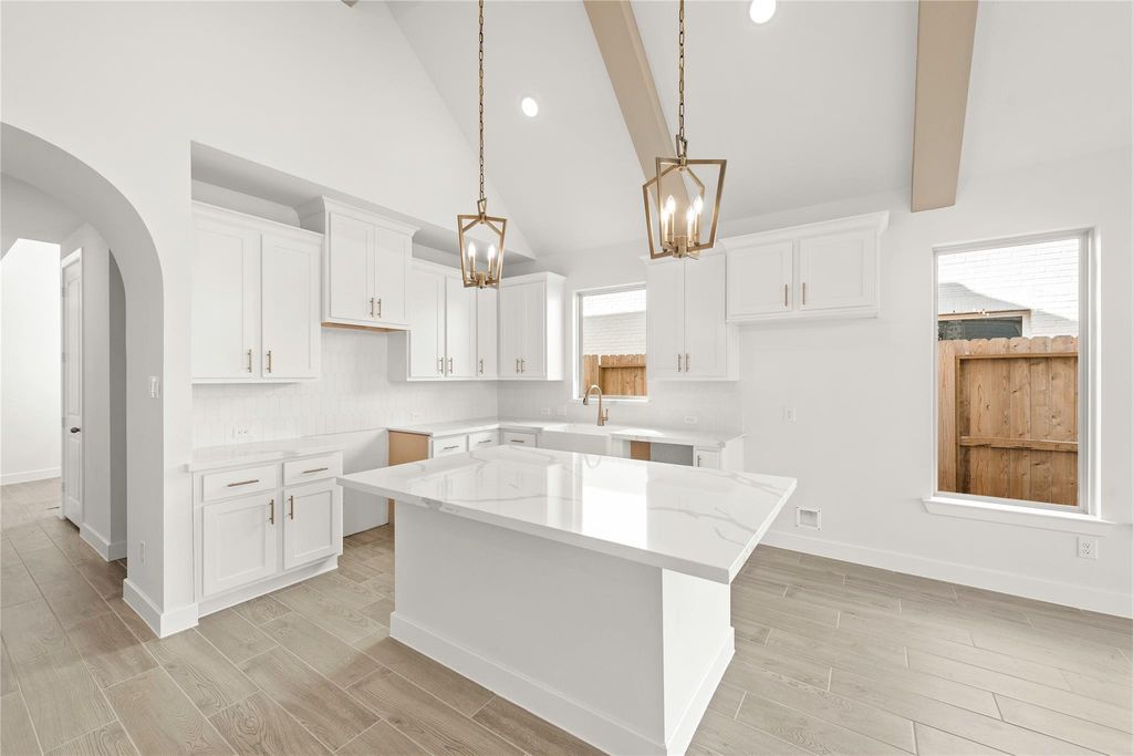 Image 5 of property listing at 10802 Aquila Star Drive, Richmond, TX 77406