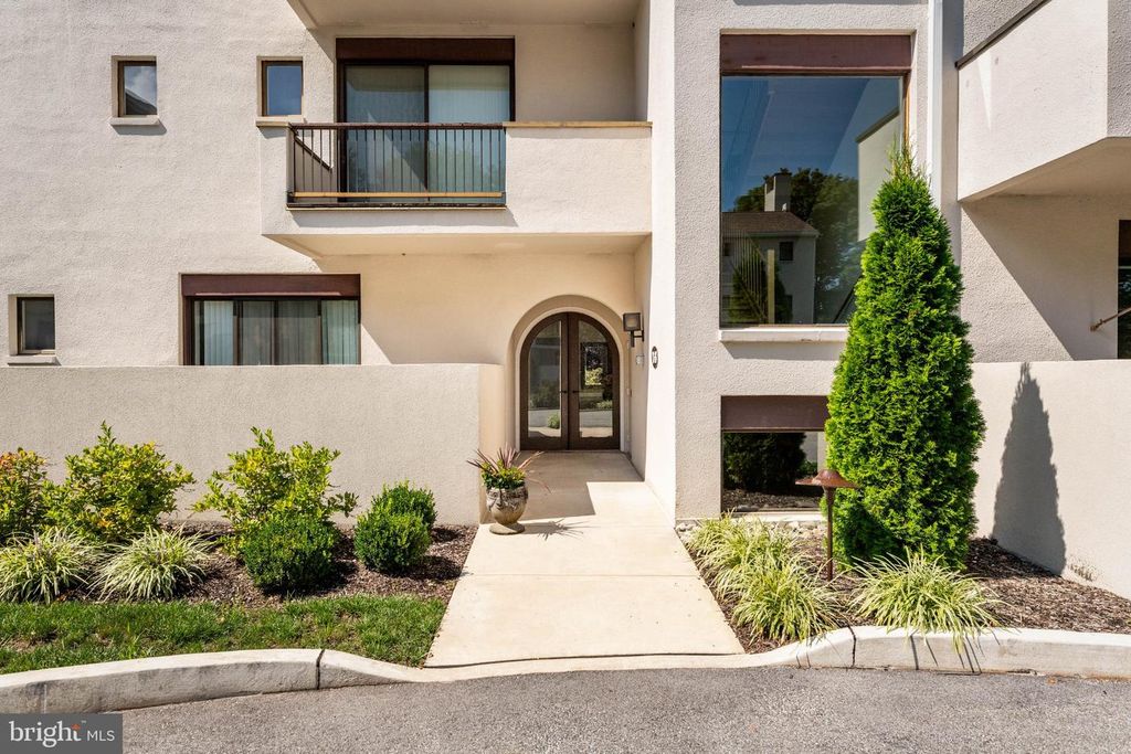 14 CHAMOND #14, DEVON, PA 19333 — photo 2