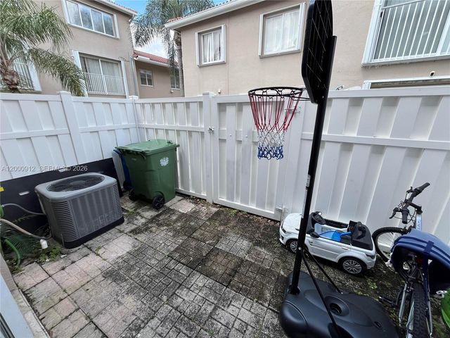 171 Riviera Cir 61, Weston, FL 33326