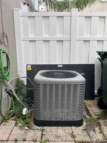 171 Riviera Cir 61, Weston, FL 33326