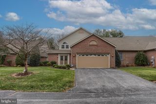 688 HEIDEN DR, Hummelstown, PA 17036