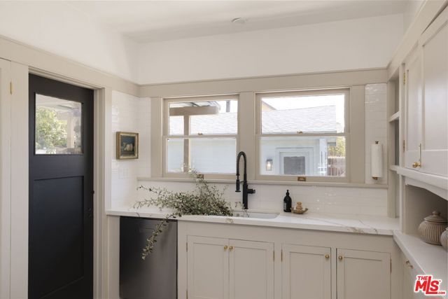 1758 W 41st Drive, Los Angeles, CA 90062