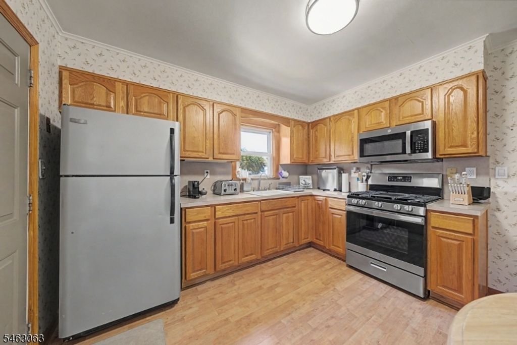 10 2Nd St, Fair Lawn Boro, NJ 07410 — photo 4
