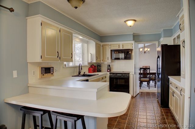 3805 S Canton Avenue, Tulsa, OK 74135