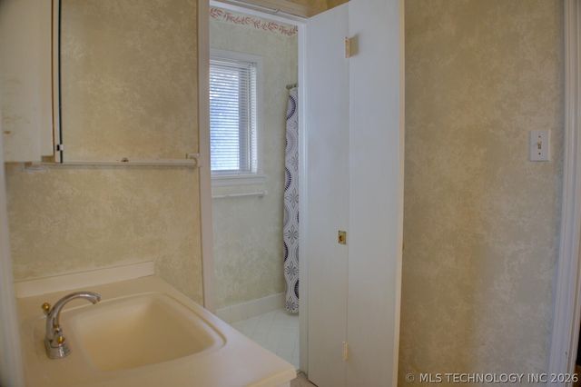 3805 S Canton Avenue, Tulsa, OK 74135