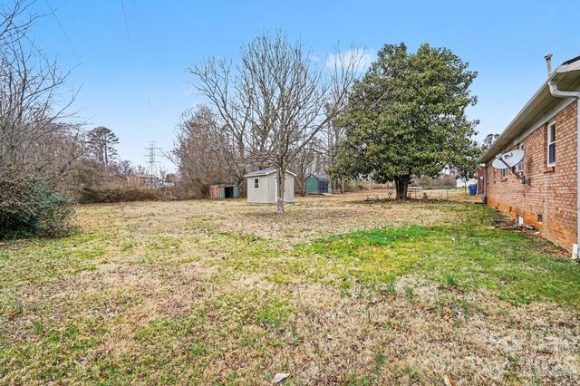 1725 26th Street NE, Hickory, NC 28601