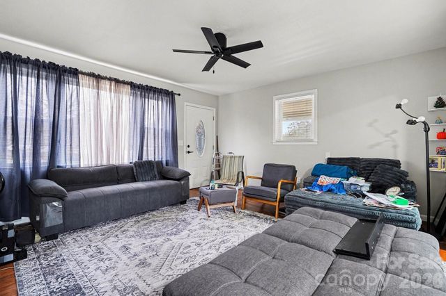 1725 26th Street NE, Hickory, NC 28601