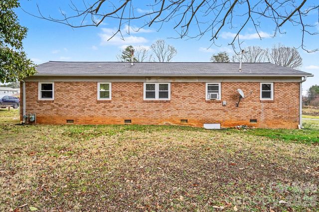 1725 26th Street NE, Hickory, NC 28601