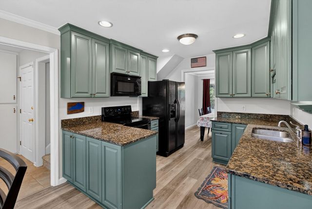 103 Laurens Court, Summerville, SC 29485