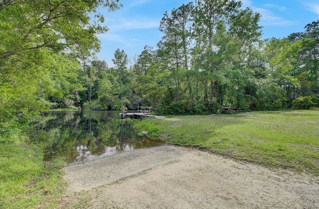103 Laurens Court, Summerville, SC 29485