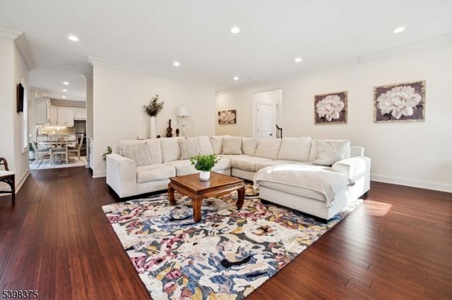 1121 N Washington Ave, Green Brook Twp., NJ 08812