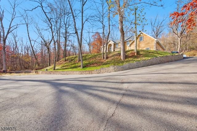 1121 N Washington Ave, Green Brook Twp., NJ 08812