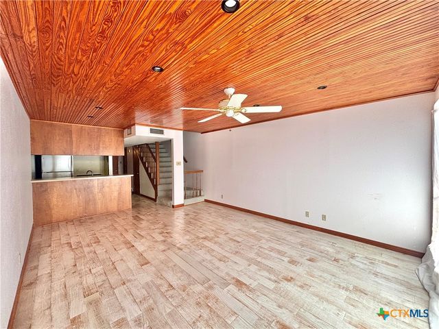 440 S 15th Street, Port O'connor, TX 77982