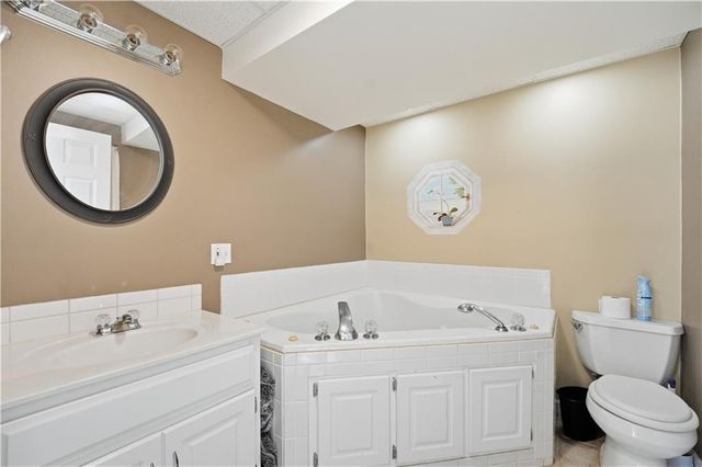 15007 E 200th Street, Peculiar, MO 64078
