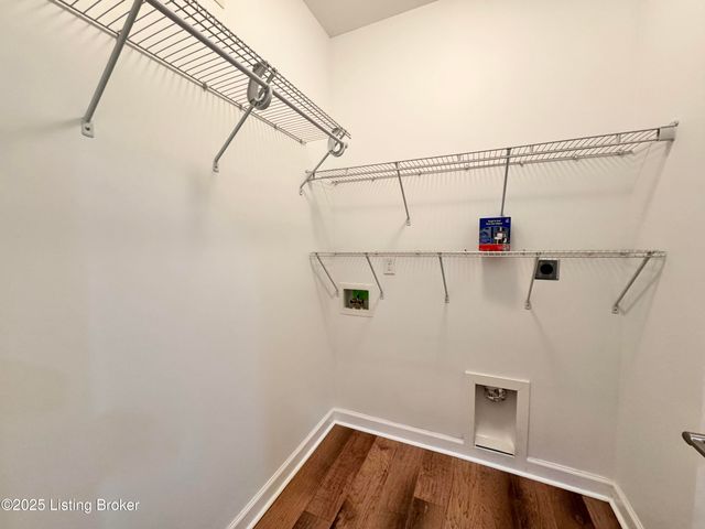 1903 Eagles Landing Dr, La Grange, KY 40031