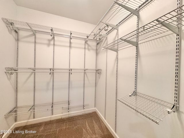 1903 Eagles Landing Dr, La Grange, KY 40031