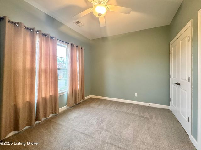 1903 Eagles Landing Dr, La Grange, KY 40031