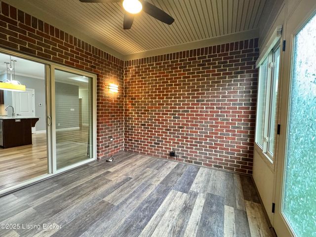 1903 Eagles Landing Dr, La Grange, KY 40031