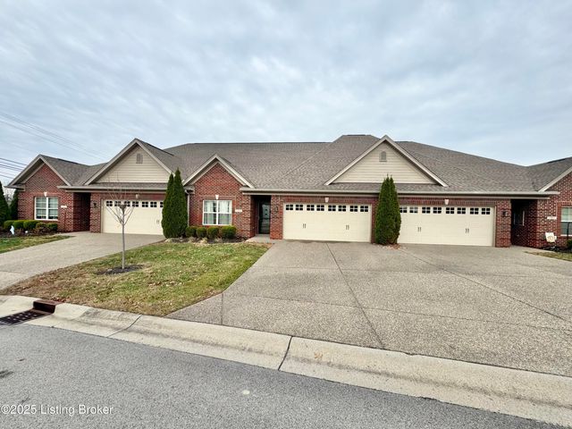 1903 Eagles Landing Dr, La Grange, KY 40031
