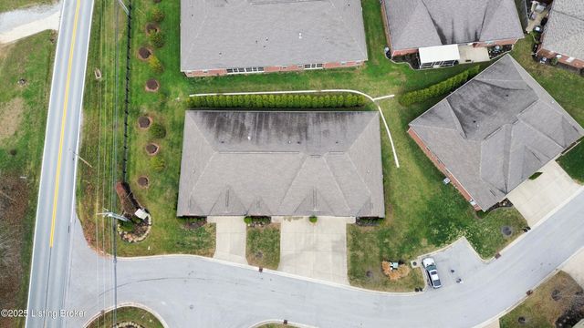 1903 Eagles Landing Dr, La Grange, KY 40031