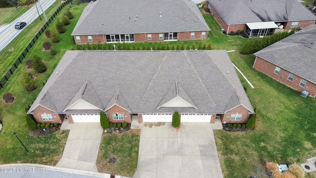 1903 Eagles Landing Dr, La Grange, KY 40031