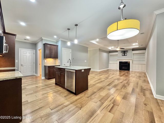 1903 Eagles Landing Dr, La Grange, KY 40031