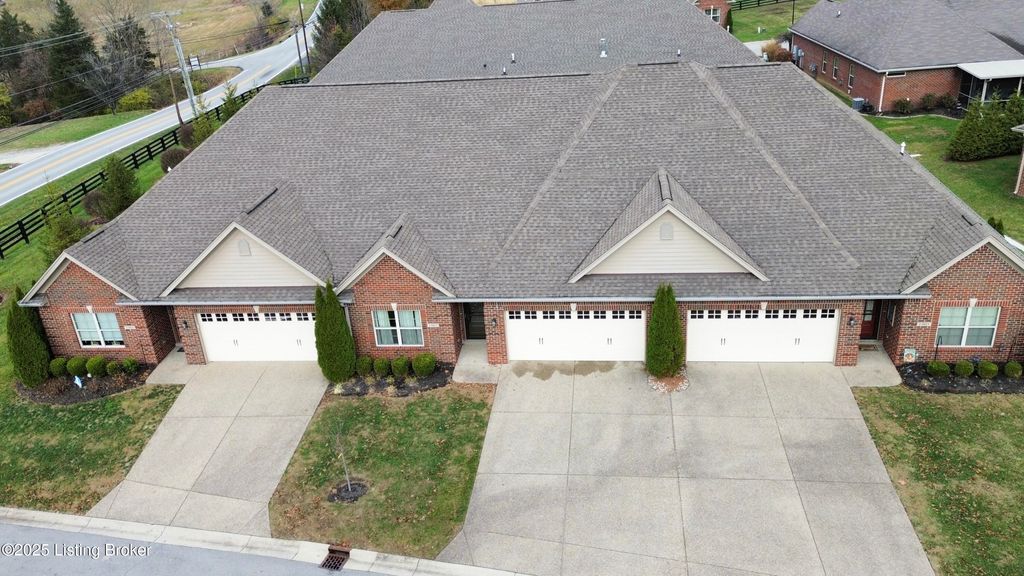 1903 Eagles Landing Dr, La Grange, KY 40031