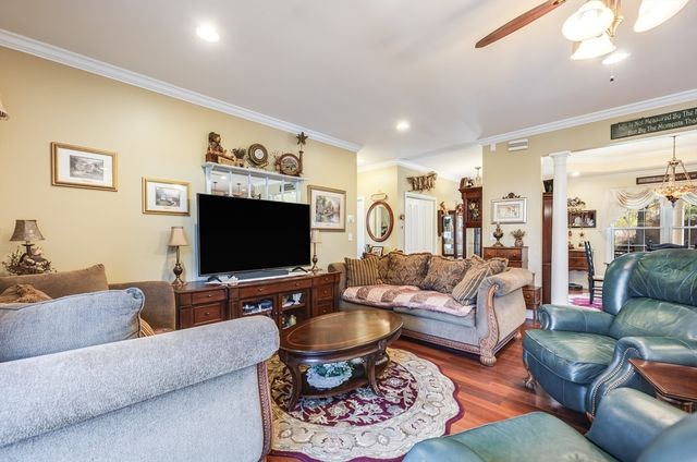 33 Park Ter, Dracut, MA 01826