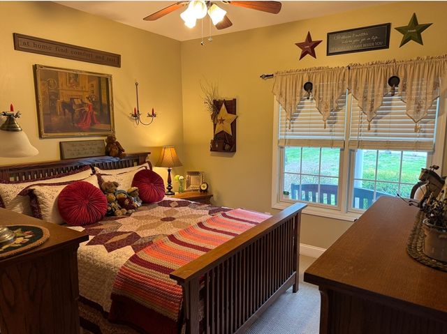 33 Park Ter, Dracut, MA 01826