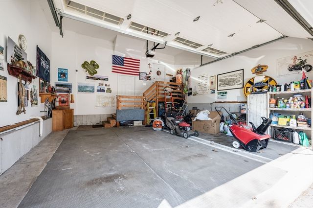 33 Park Ter, Dracut, MA 01826