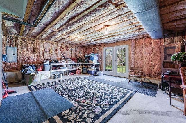 33 Park Ter, Dracut, MA 01826