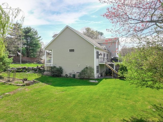33 Park Ter, Dracut, MA 01826