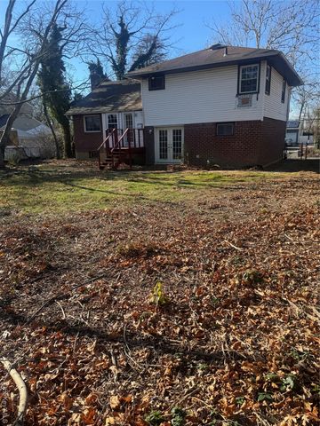 11 Marsha Lane, Brentwood, NY 11717