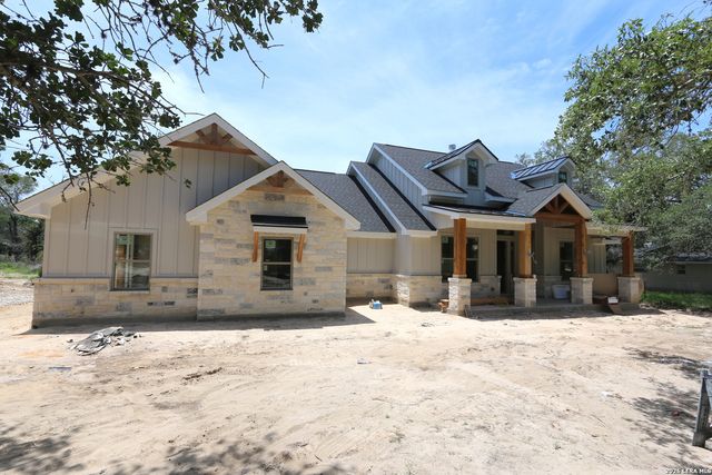 1118 HUMMING BIRD LN, Adkins, TX 78101