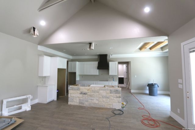 1118 HUMMING BIRD LN, Adkins, TX 78101