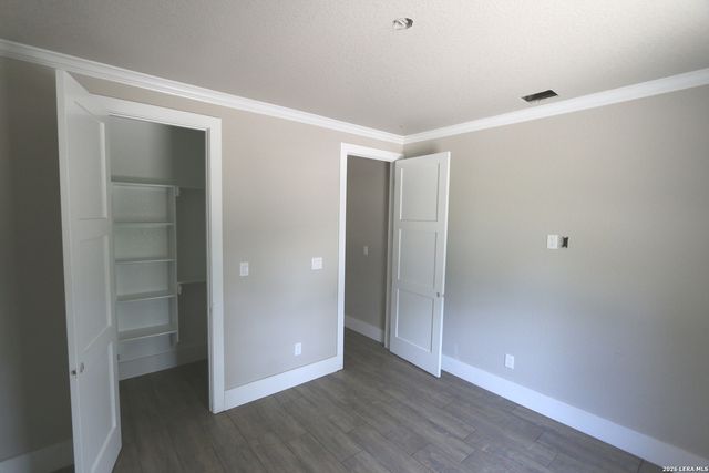 1118 HUMMING BIRD LN, Adkins, TX 78101