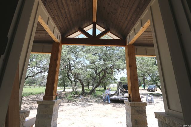 1118 HUMMING BIRD LN, Adkins, TX 78101