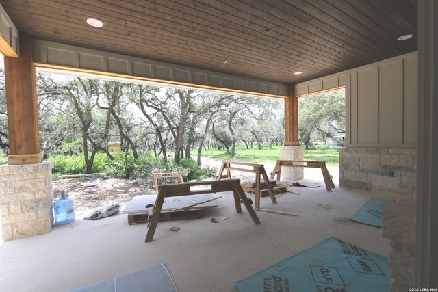 1118 HUMMING BIRD LN, Adkins, TX 78101