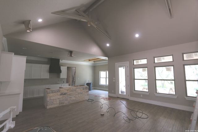 1118 HUMMING BIRD LN, Adkins, TX 78101